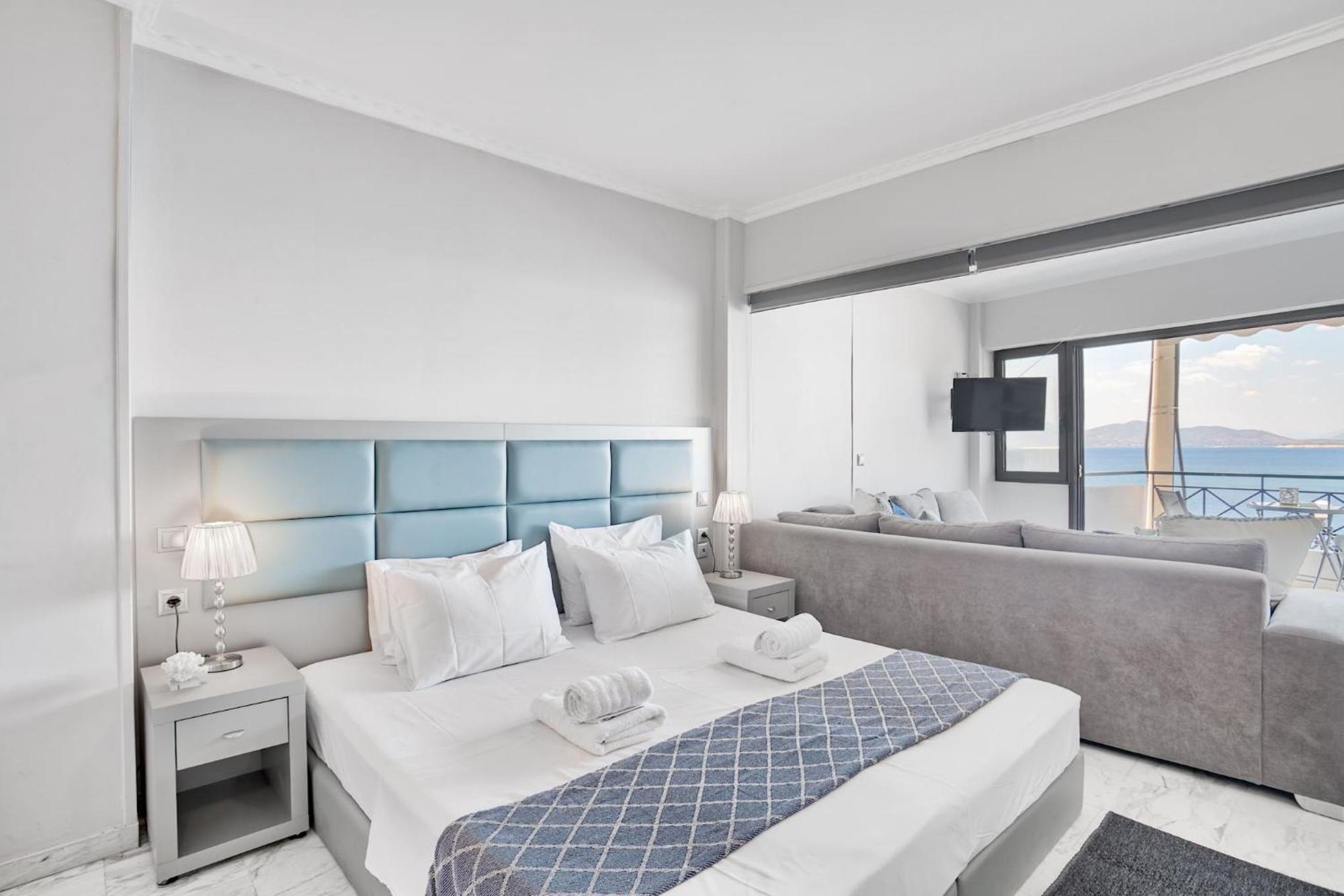Ferienwohnung Modern Seaside Oasis In Pireas, Seaview & King Bed Exterior foto